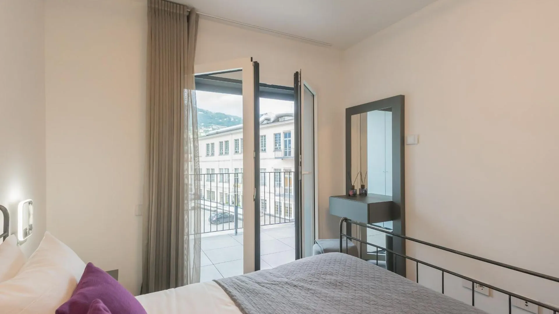 Princess Sofia'S Lake Retreat By Rent All Como Apartmán